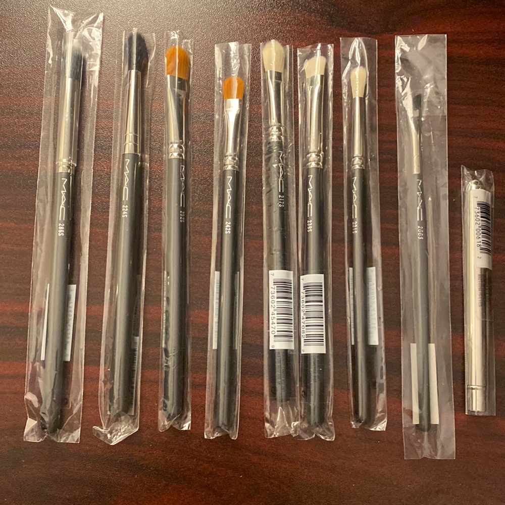 Mac eye brushes